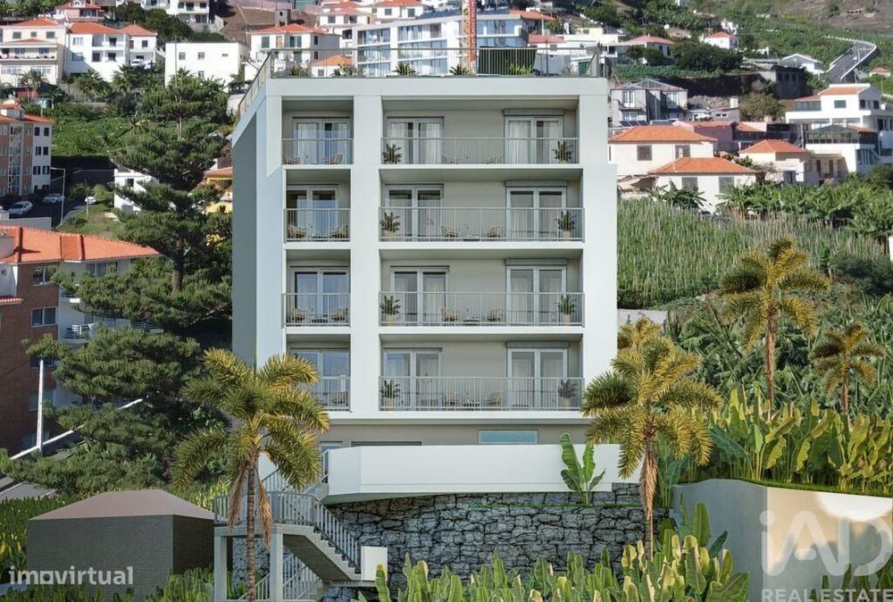 Apartamento T2 em Câmara de Lobos de 104,00 m2
