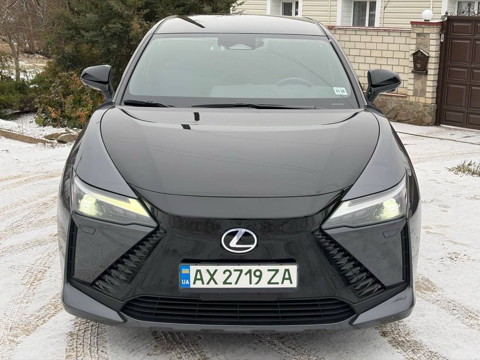 Lexsus rz 2023 повний привід