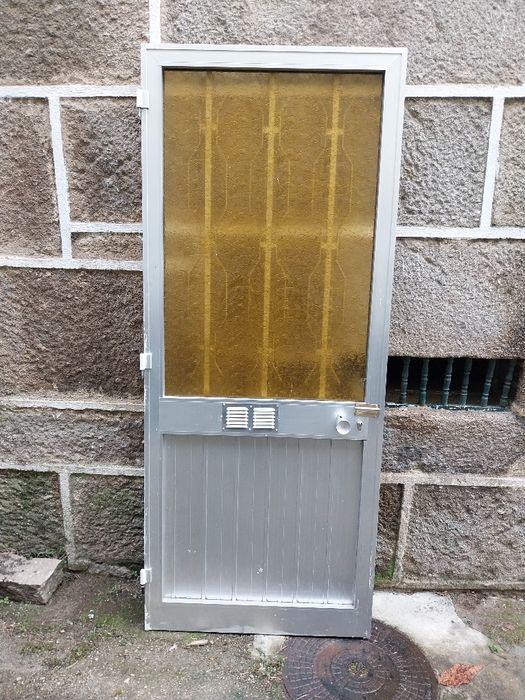 Porta aluminio cinza com vidro