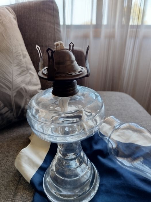 Candeeiro antigo a petróleo