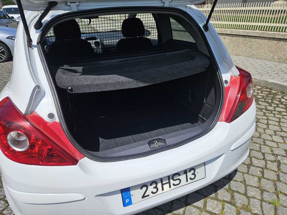 Opel Corsa comercial