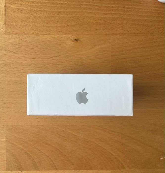 Airpods 4  com cancelamento de ruido