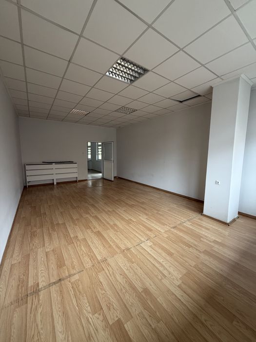 Wynajme lokal 9 pomieszczen/lazienki/kuchnia