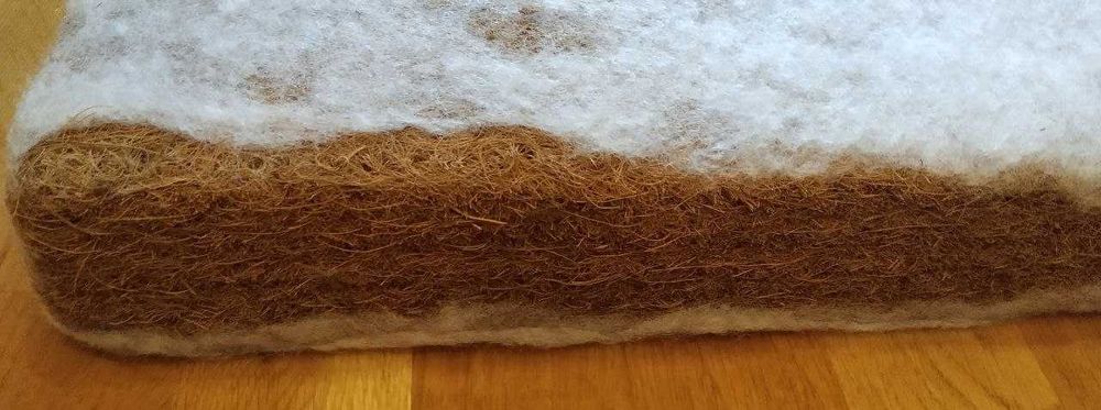 Дитячий кокосовий матрац у ліжечко 120х60х6 см;