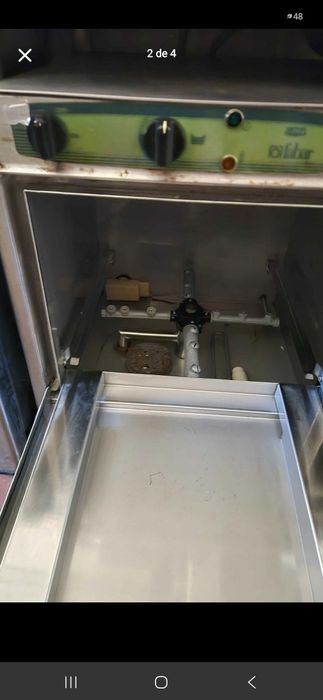 Máquina lavar copos e chávenas