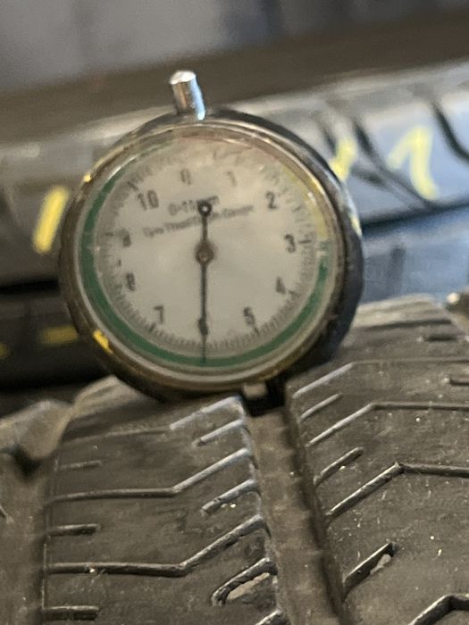 *Opony austone 225/70/15C para