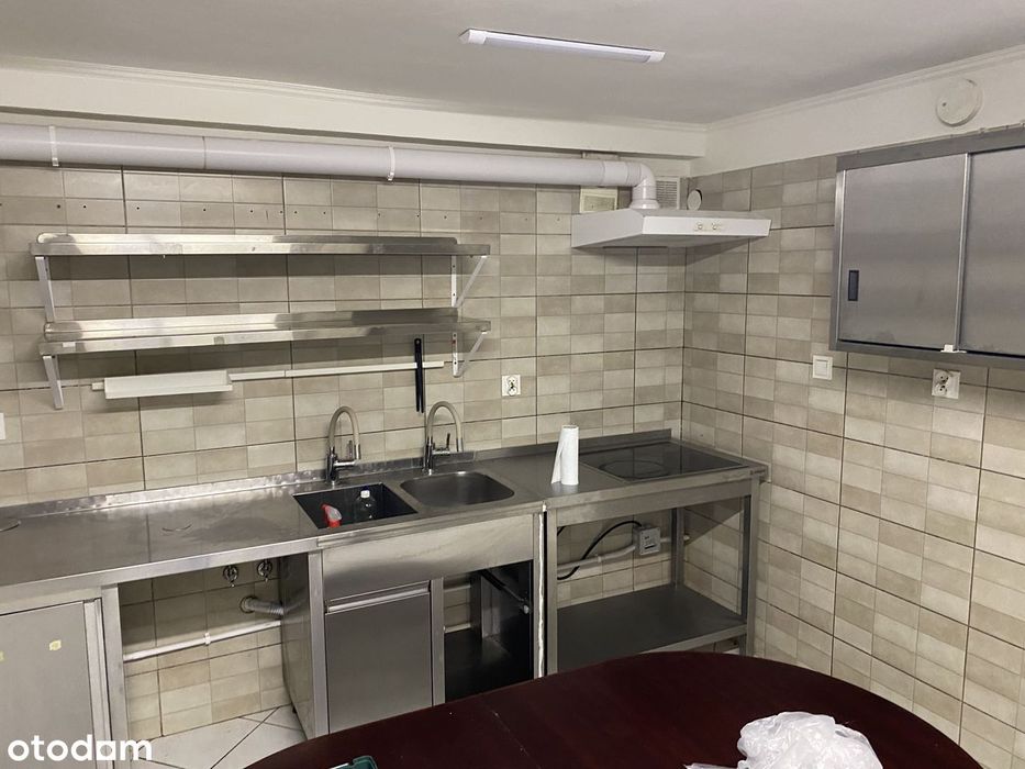 Dom w Kobierzycach, kwatery pracownicze z osobnymi wejściami na piętra