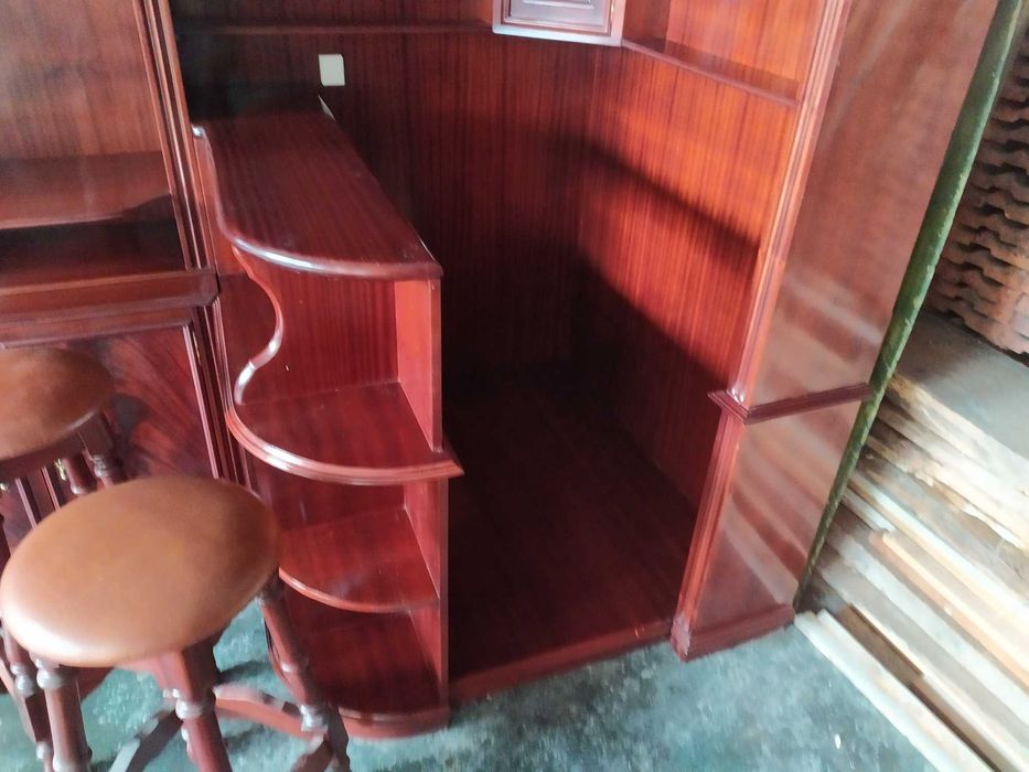 Bar de canto bom estado