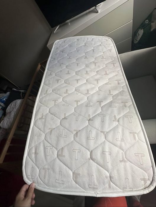 Cama de criança com colchão