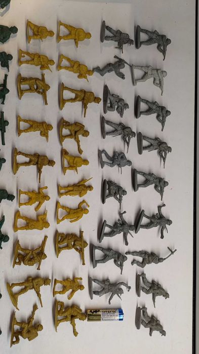 Солдатики hong kong понад 40 років 80 штук лот піхота німці британці