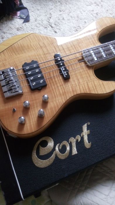 Gitara basowa CORT gb94