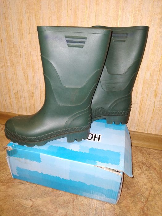 Детские резиновые сапожки