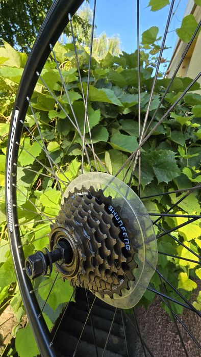 Колеса 28 дюймів касета, тріскачка, динамовтулка переднє