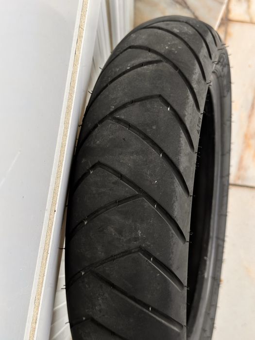 Pneu Original com 11.000km Vespa Sprint 125