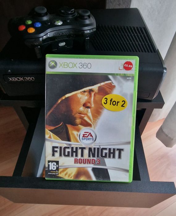Xbox 360 , kable, pad bezprzewodowy, 3 gry.