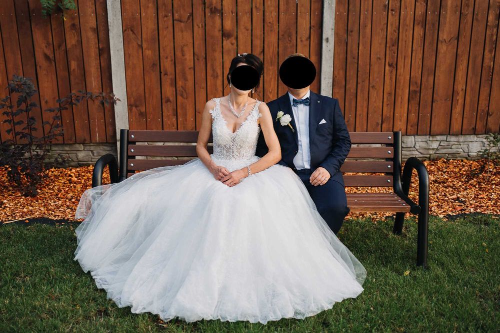 Piękna sukienka ślubna w kształcie literki A r. 36/38