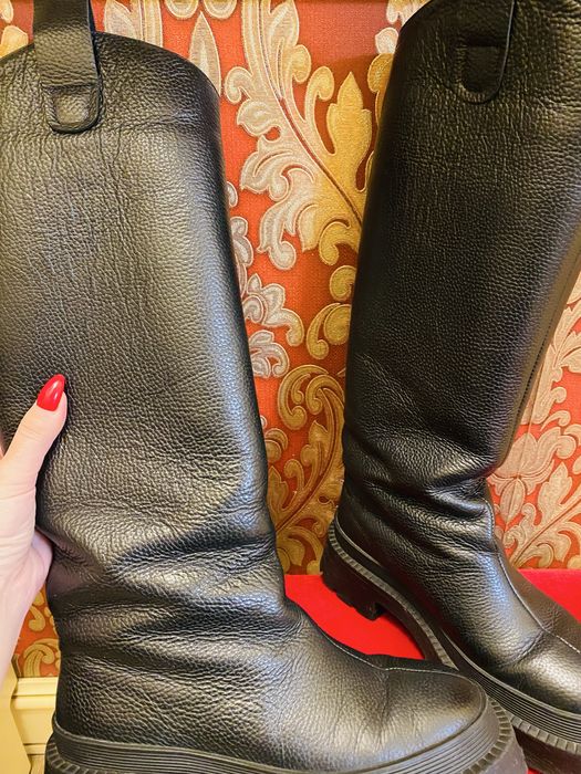 Шкіряні чоботи …….