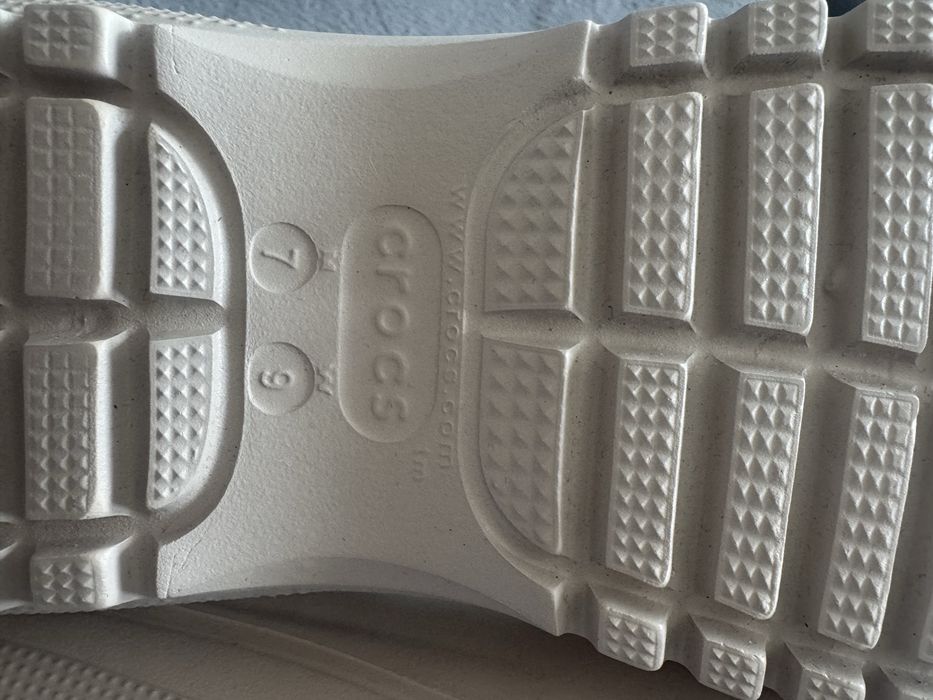 Crocs klapki 38