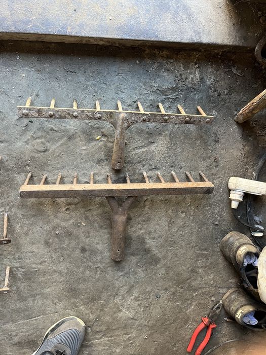 Продам лопати граблі вила габлі.