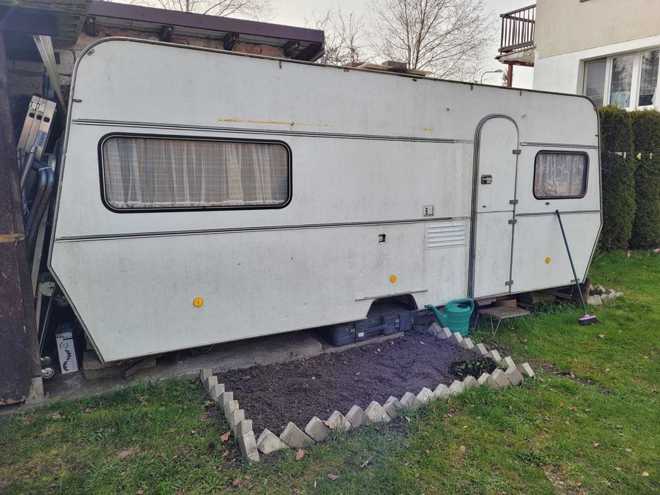 oddam za darmo domek kempingowy - przyczepa kempingowa KNAUS JET-525