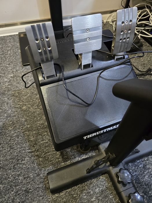 Sprzedam kierownicę Thrustmaster T-GT II
