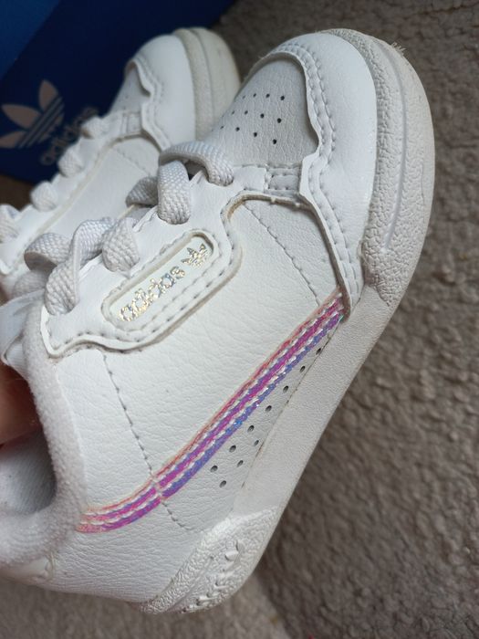 Buty Adidas Continental  rozmiar 20 białe holo