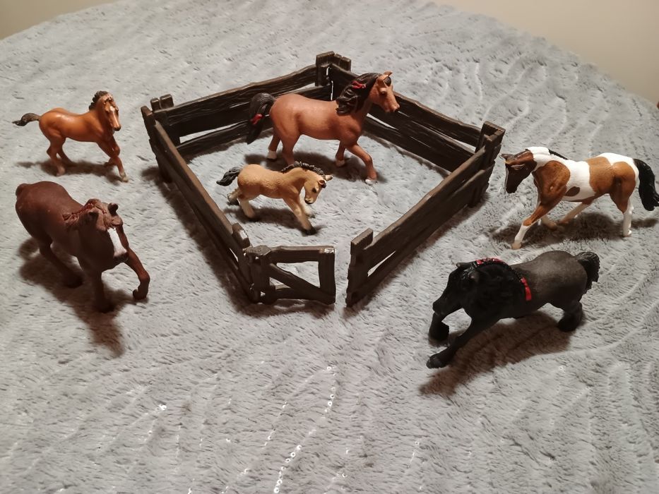 Zestaw schleich i collecta plus ogrodzenie