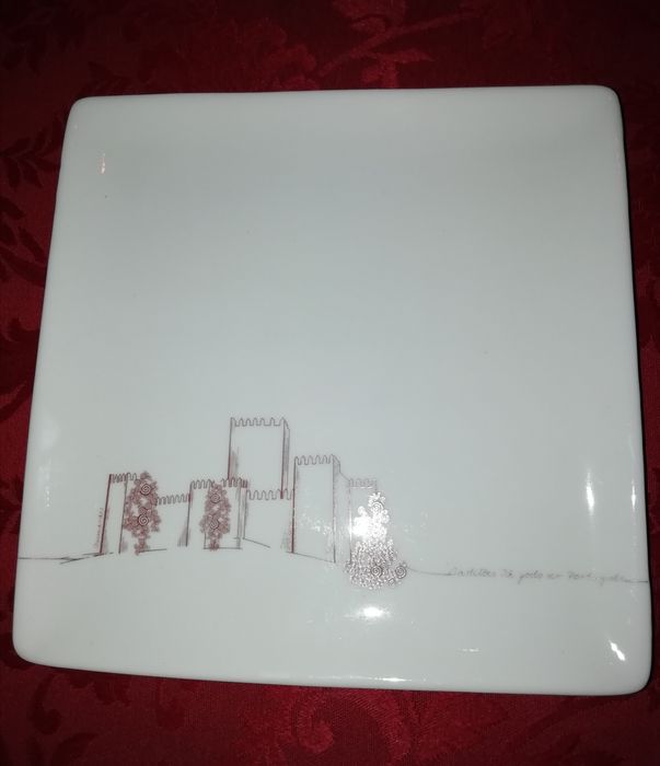 Prato porcelana castelo de Guimarães