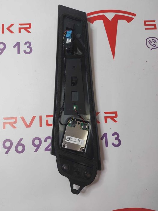 В продаже! Стойка LH | RH с камерой  на Tesla Mode 3 18-23