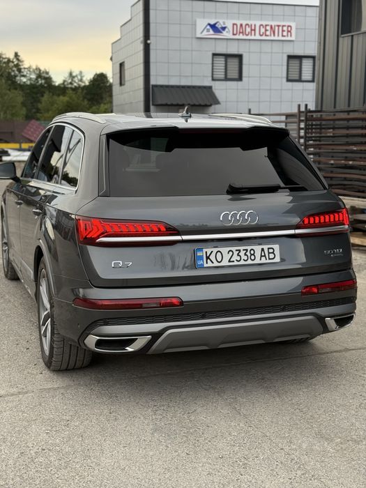 Audi q7.