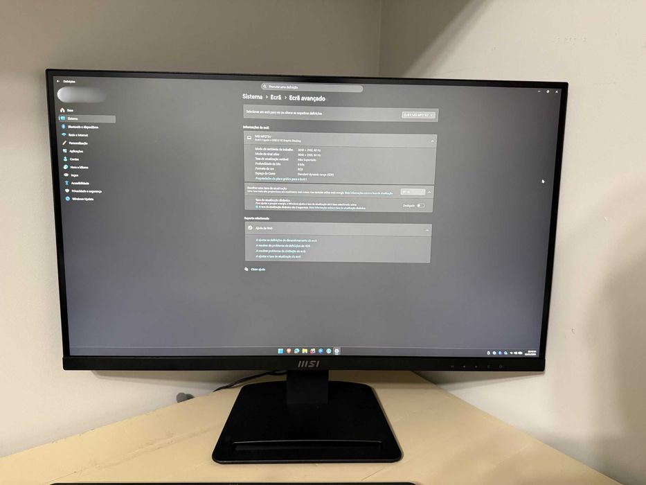 MSI MP273U 27” 4K IPS UHD | Caixa | Acessórios
