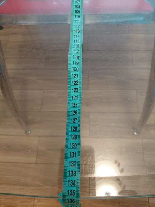 Скляний стіл прямокутний