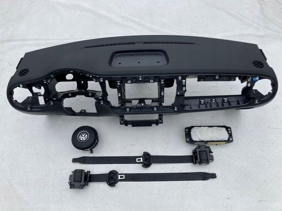 vw new beetle deska kokpit konsola poduszki pasy
