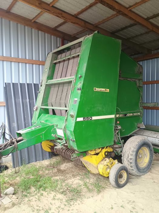 Prasa pasowa John Deere 550
