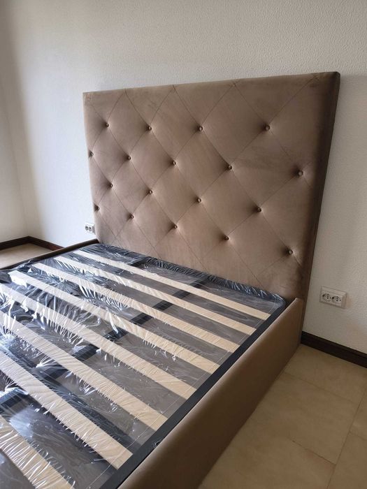 Camas De Casal Estofadas Top de Gama 190x140m Estrado Incluído 199€ !!