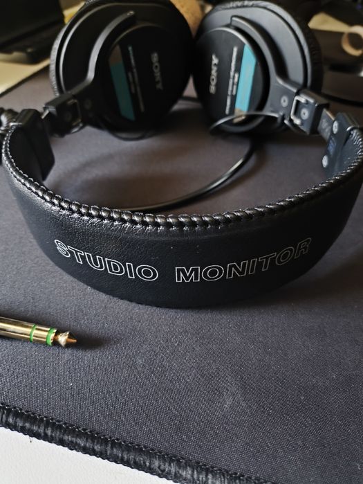 Auscultadores de estúdio Sony MDR-7506