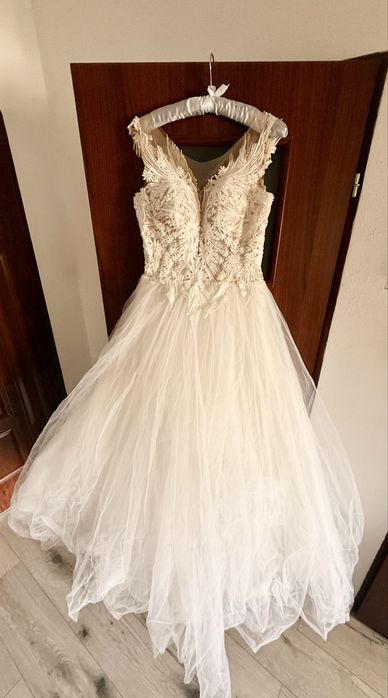 Sukienka ślubna w kształcie księżniczki