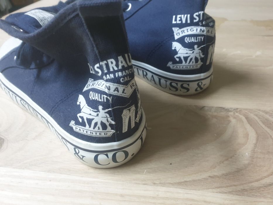 Trampki Levis r 36  nowe !