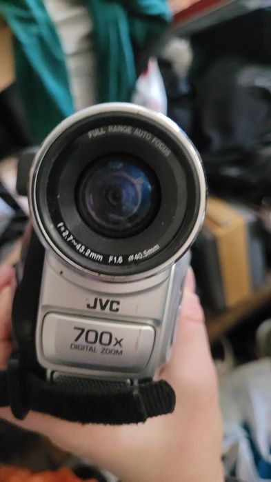 Продам  видеокамеру JVC