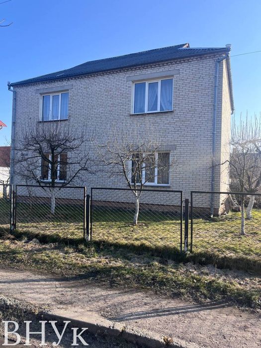 Продам затишний будинок біля лісу та озера в м. Ківерці