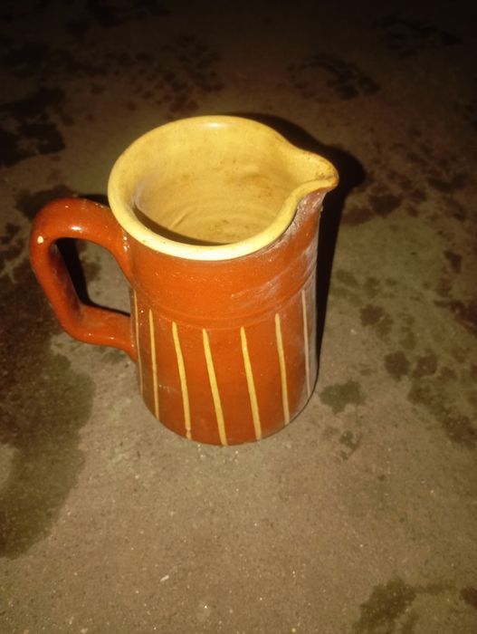 Vendo esta caneca muita bonita bom estado