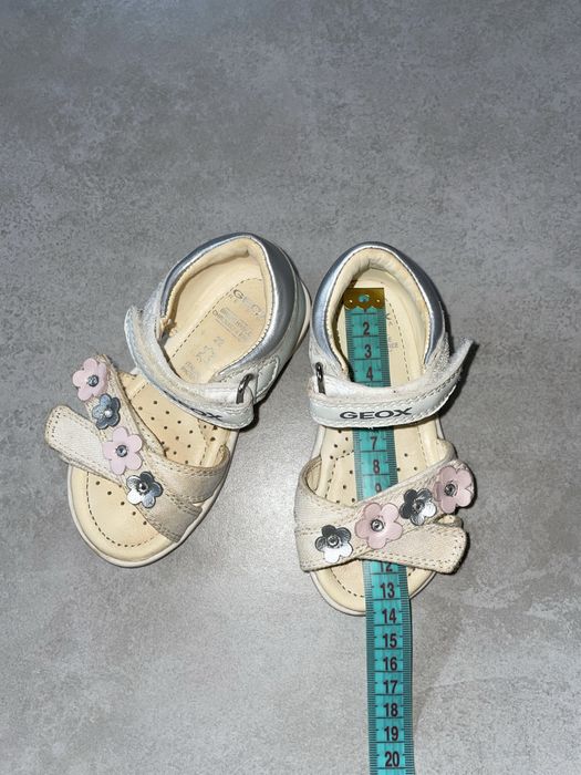 Босоніжки Geox шкіряні. Розмір 22