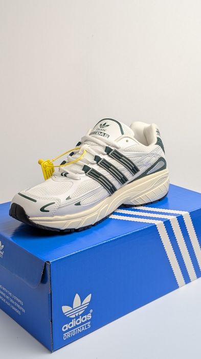 Стильні чоловічі кросівки Adidas