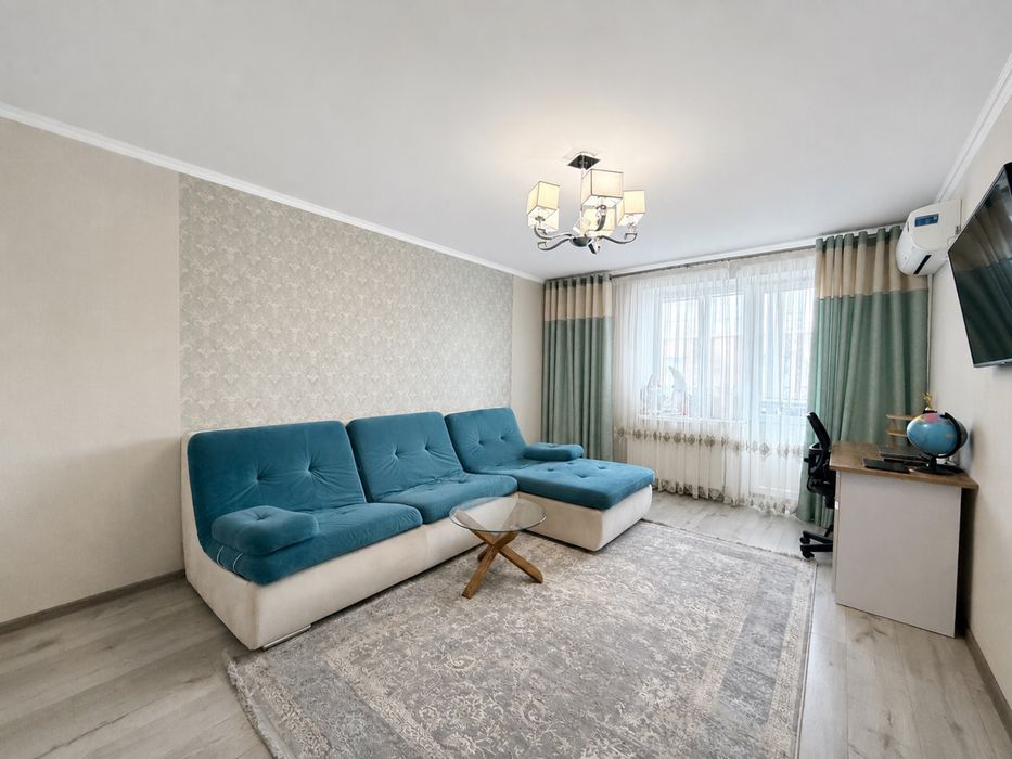 Продаж 2 кімнатної квартири з ремонтом у новому будинку