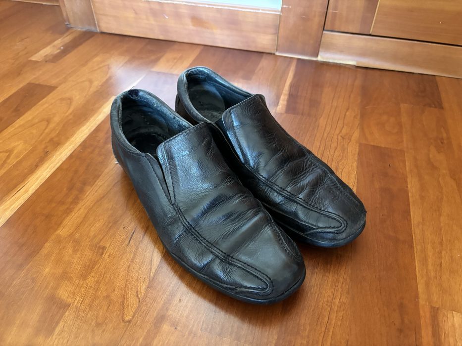 Sapatos pretos confortaáveis tam42