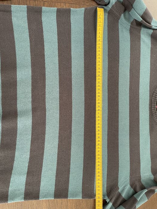 Sweter Levi’s w bardzo dobrym stanie.