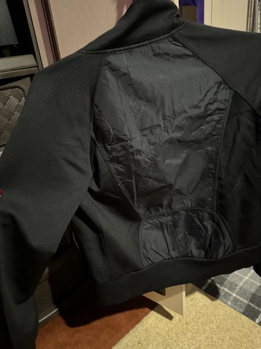 Продаю спортивный костюм женский