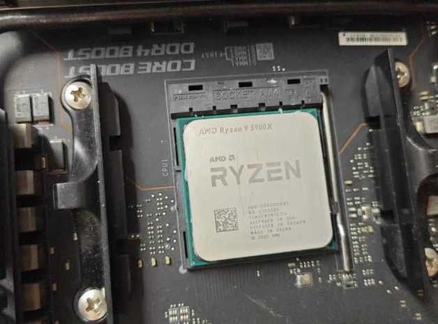 Продаю процесор  Ryzen 9 5900X как новий
