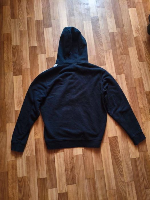 Зипка Lonsdale в хором состаяниэ
