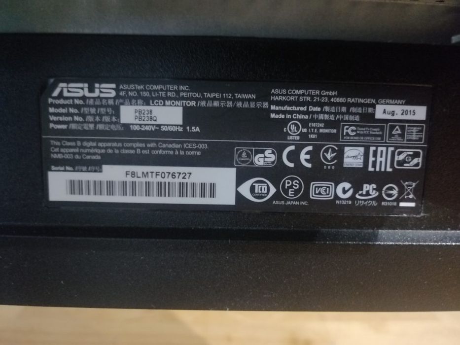 Monitor Asus na nóżce